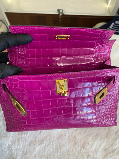 HERMÈS MINI KELLY POCHETTE ROSE SCHEHERAZADE SHINY ALLIGATOR GOLD HARDWARE