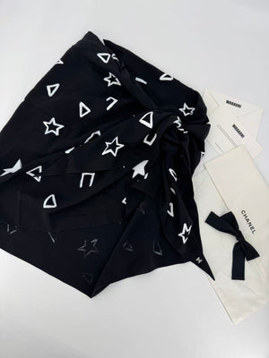 Chanel 22C Black & White printed silk Crepe Pareo skirt