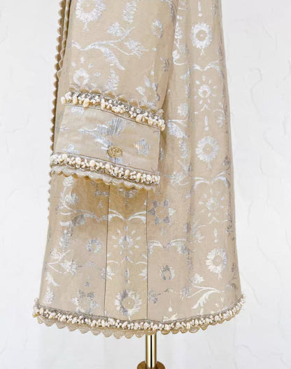 Chanel 2012 Pre-Fall Bombay Métiers d
Art collection pearl jacket