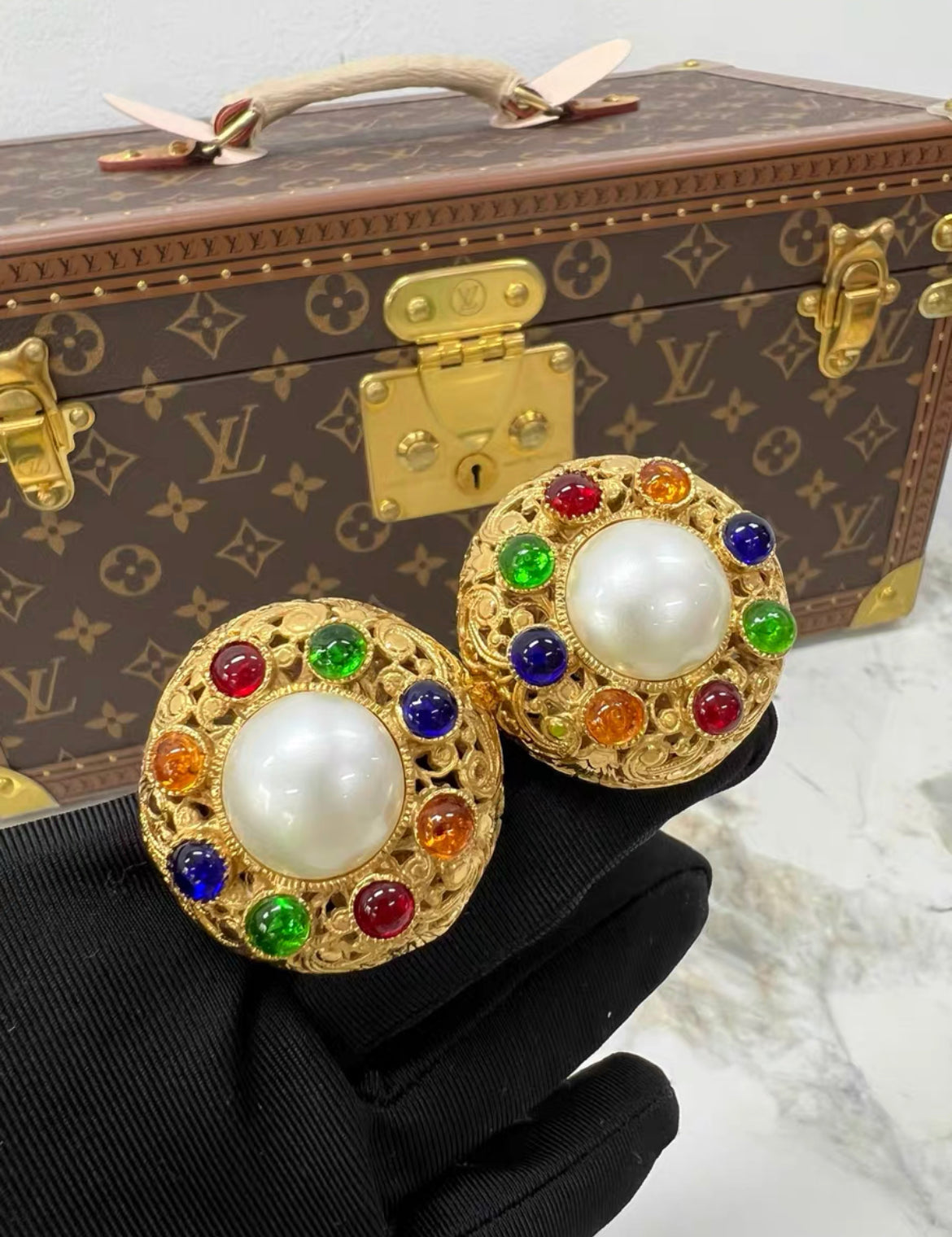 Vintage CHANEL Paris Maison Gripoix Glass Pearl Gold Plated Filigree Earrings