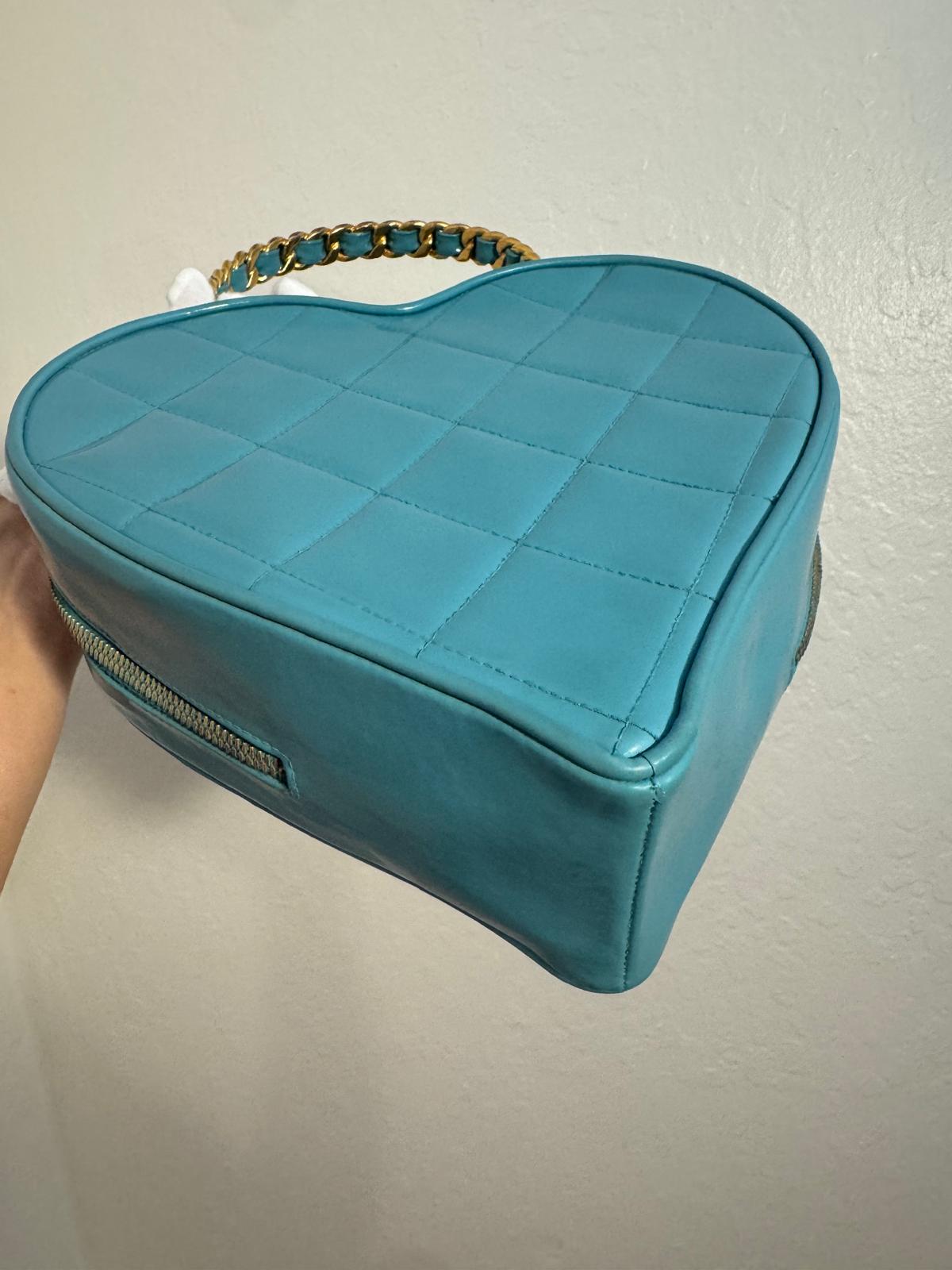 CHANEL 1995 TIFFANY BLUE / PINK PATENT LEATHER HEART VANITY BAG