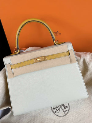 Hermès Special Order (SO) Kelly 25 Sellier Gris Perle / Jaune Ambre Chevre Leather with Brushed Gold Hardware