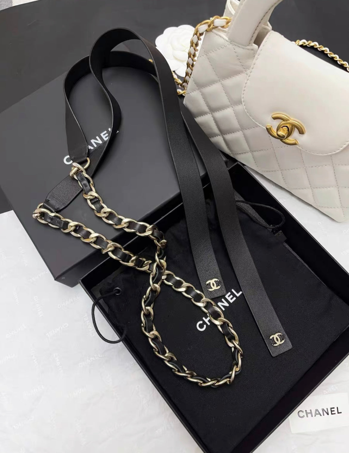 Chanel 2020 black leather chain belt size XS