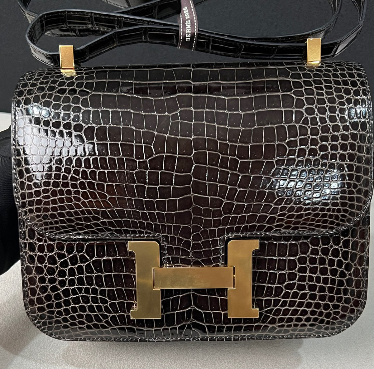 Hermes Constance 24 graphite shiny Porosus gold hardware Z