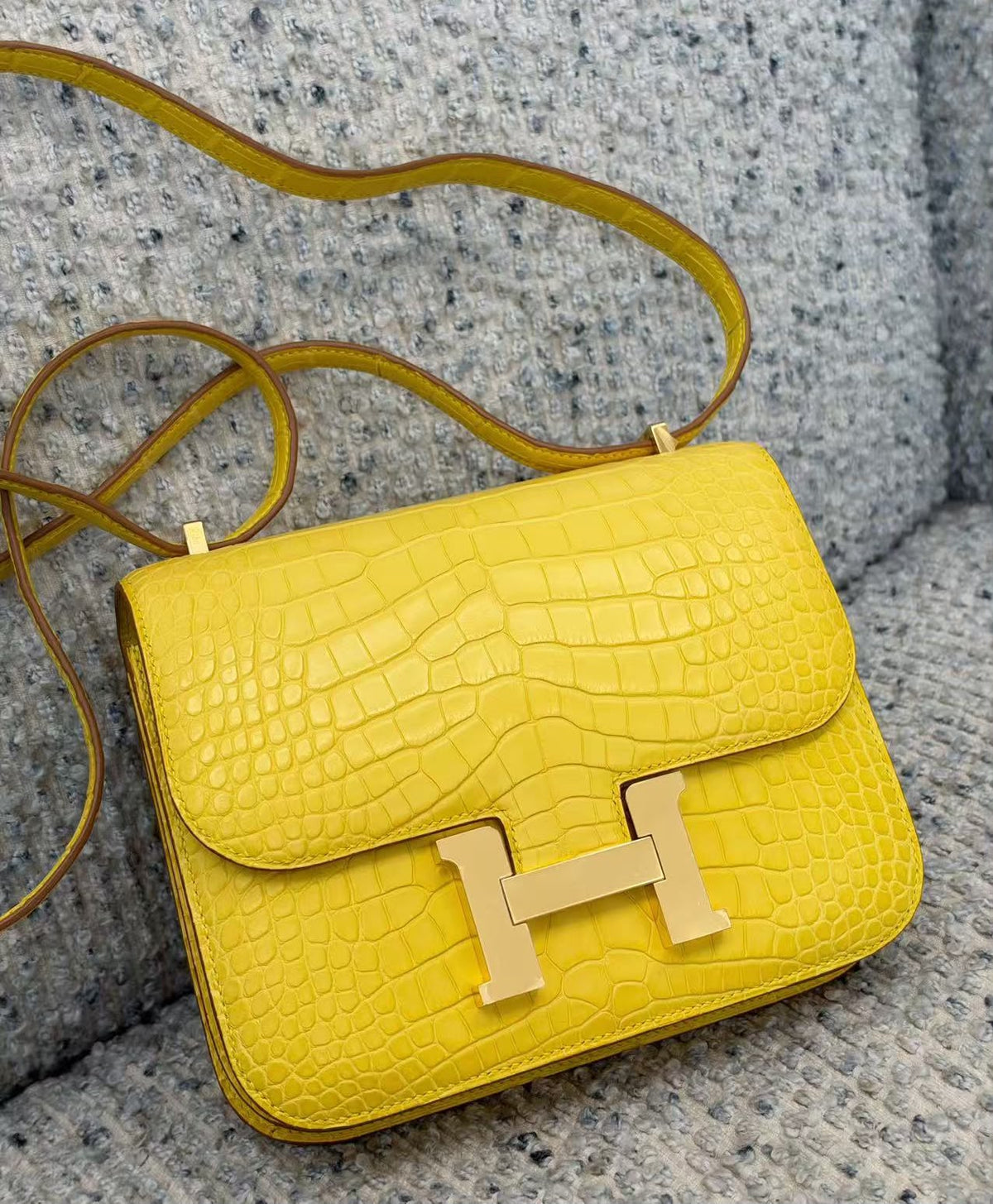 Hermes constance 18 mimosa matte alligator gold hardware stamp Y