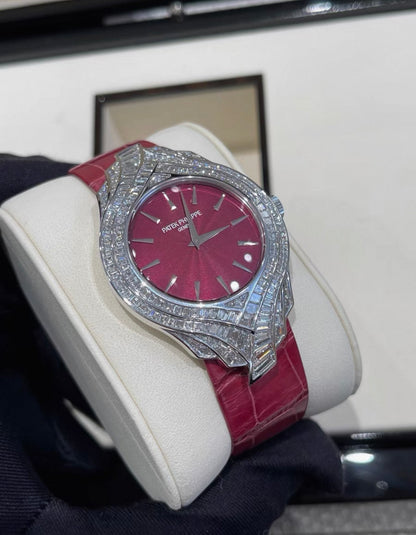 Patek Philippe Calatrava Haute Joaillerie (Reference 4895). A white gold and diamond-set manual wind wristwatch, Mens Watch