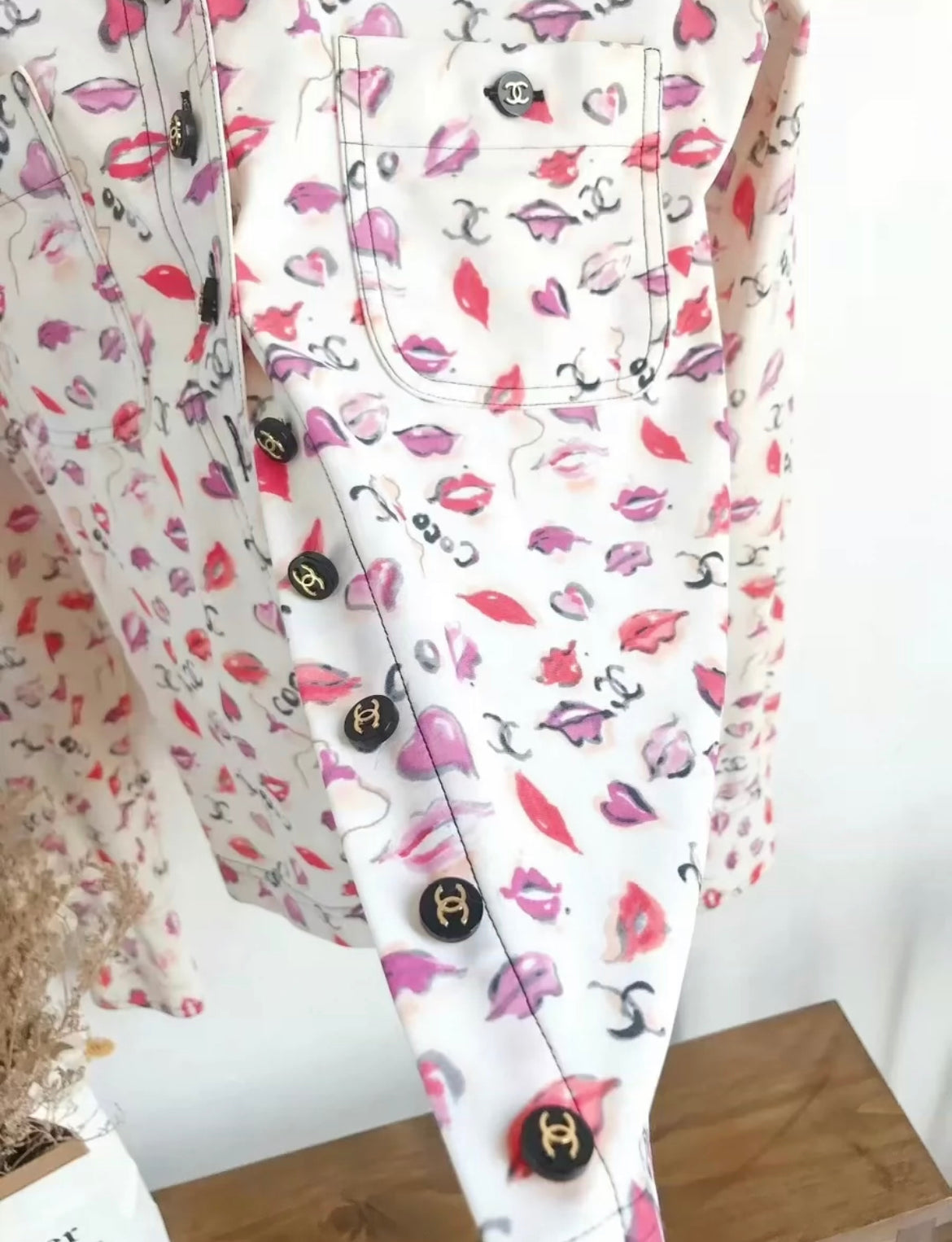 Chanel rare vintage lipstick shirt medium size