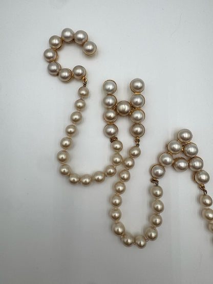 Chanel 1991 pearl letter brooch - Rare