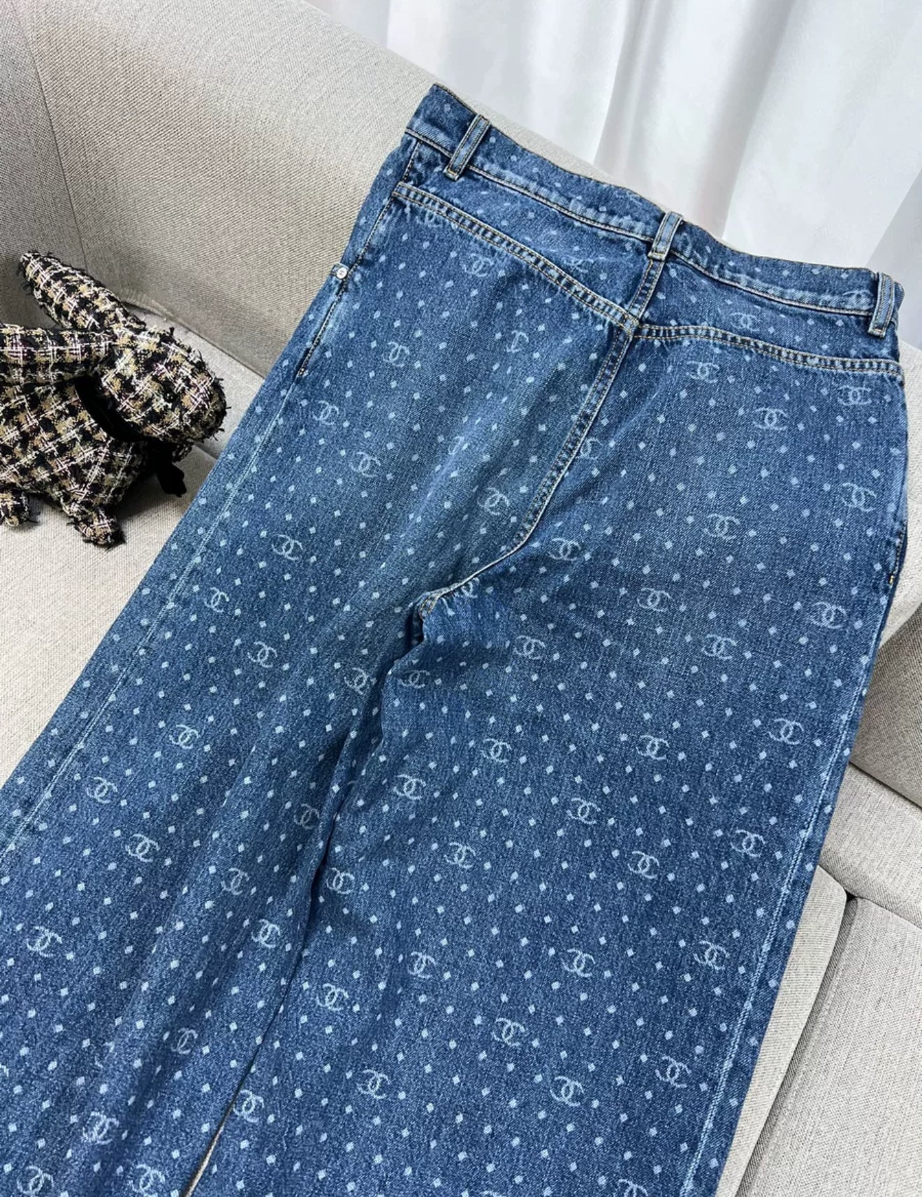 Chanel 23P blue polka-dot denim Boyfriend pants in size 38