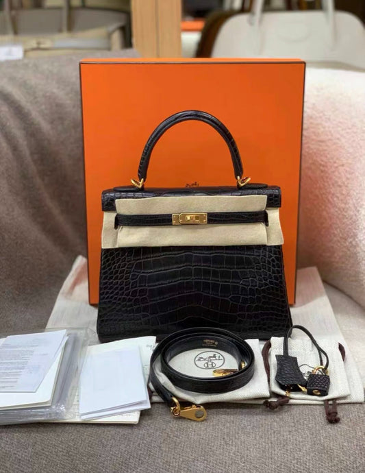 HERMÈS KELLY 25 RETOURNE MATTE BLACK ALLIGATOR GOLD HARDWARE BRAND NEW