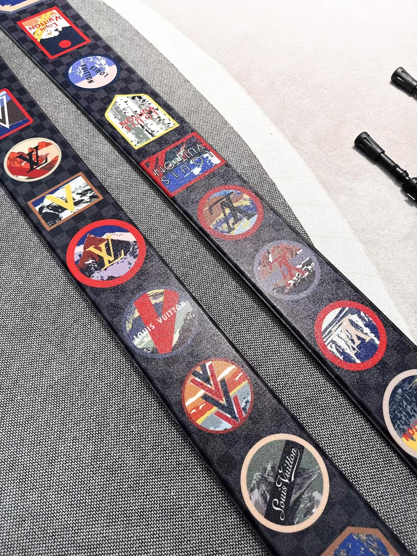 Louis Vuitton Alpes Skis R98007 limited edition