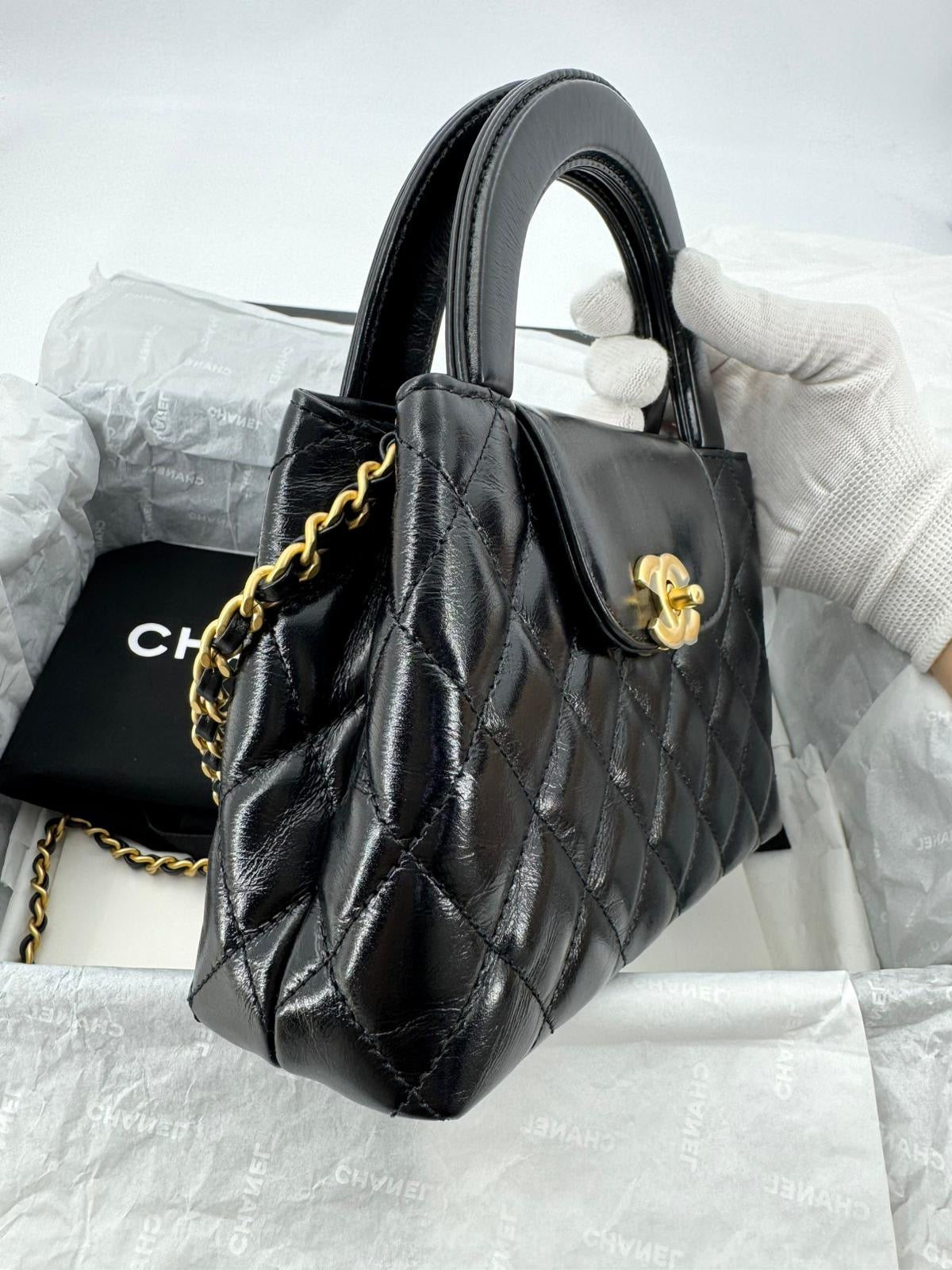 Chanel kelly Bag in Black leather gold hardware