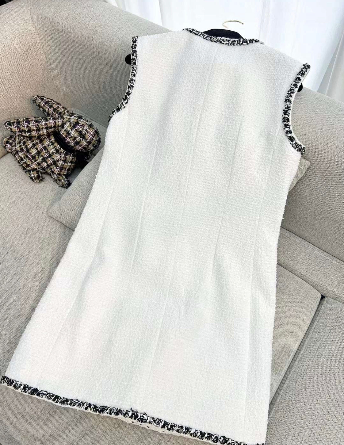 Chanel 22p white four-pocket tweed dress size 38