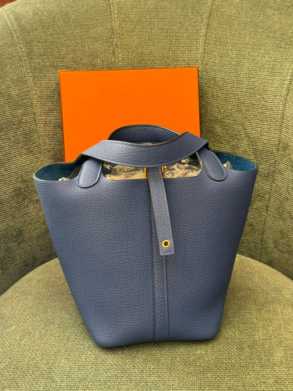 HERMÈS Picotin handbag in Blue Sapphire Clemence leather with Gold hardware