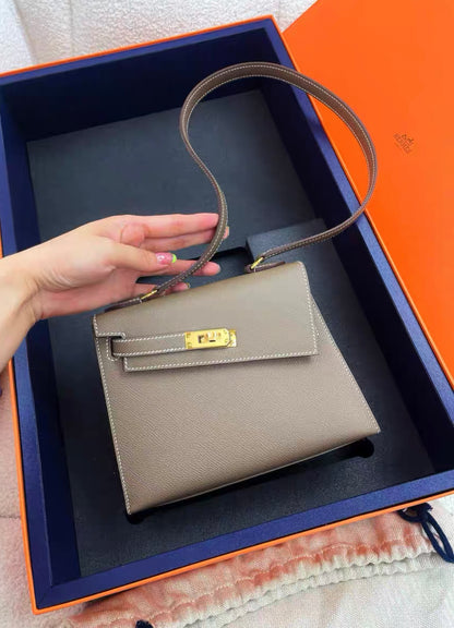 Hermes Limited Edition en Desordre Mini Kelly 20 Bag Sellier Etoupe Epsom Leather with Gold Hardware brand new stamp W