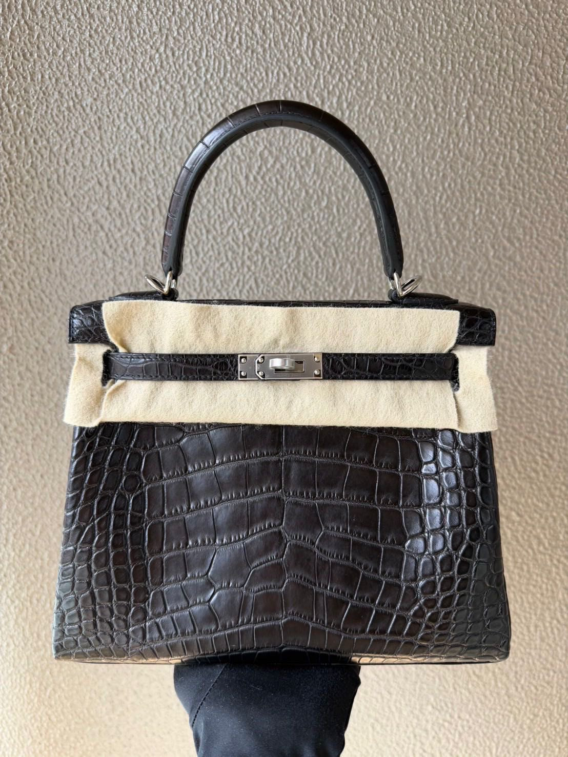 Hermes Kelly 25 Black Matte Alligator Palladium Hardware