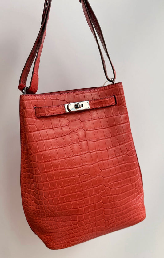 Hermes SO KELLY 22 Rouge
Sanguine Matte Porosus crocodile leather palladium hardware
