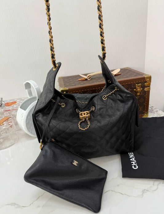 Chanel 25 hobo bag Black Leather Gold hardware