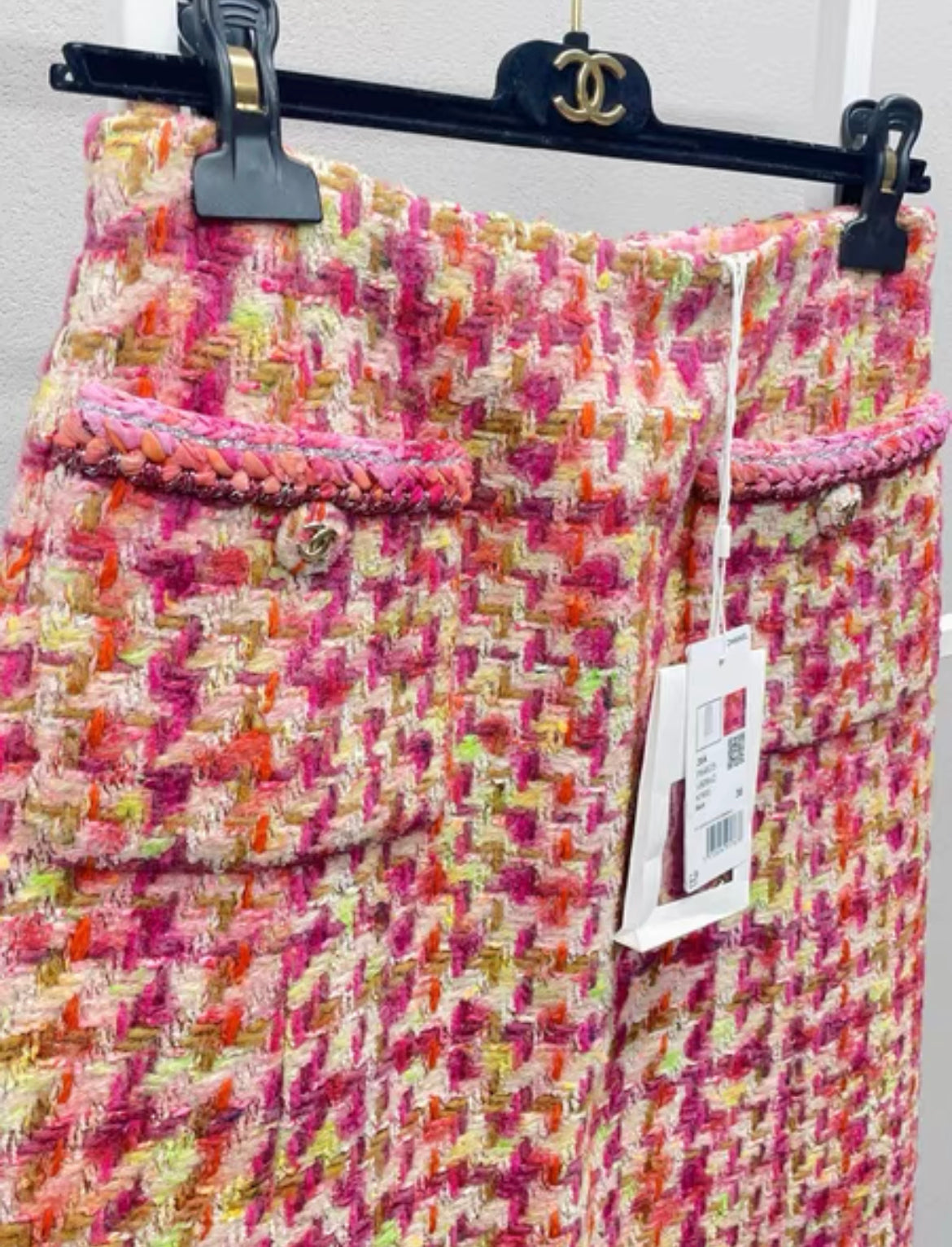 Chanel 20A Pink Tweed Skirt size 36 – Wararni.com