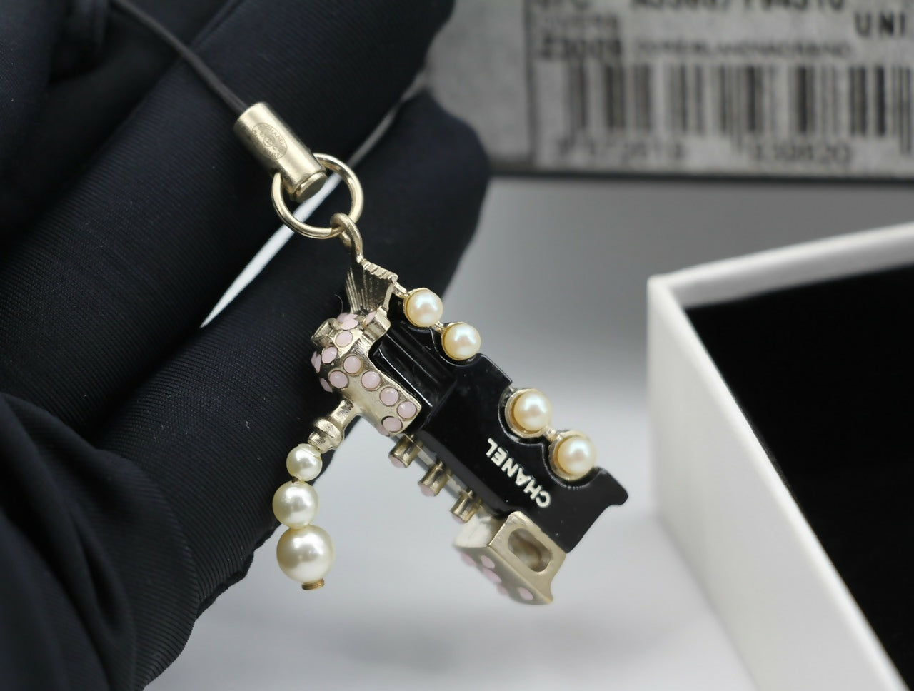 Chanel Vintage 07C Imitation Pearl Black Train Charm