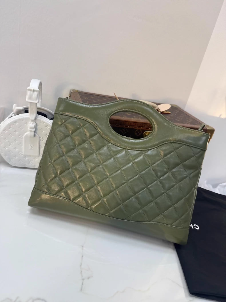 Chanel 24B 31 bag (36*30*9 cm, medium size