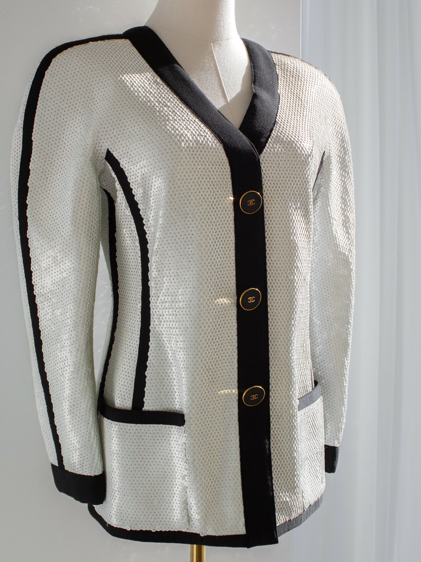 IMG_5745 копия.jpgChanel Vintage S:S 1991 Collector White Black Sequin CC Scuba Jacket 5