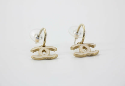 Chanel Vintage 10P Enamel White Pendant Earrings