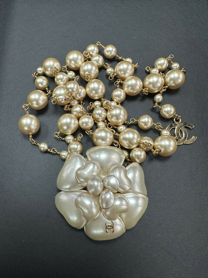 Chanel Vintage 2002 Imitation Pearl White Camellia Belt Waist Chain