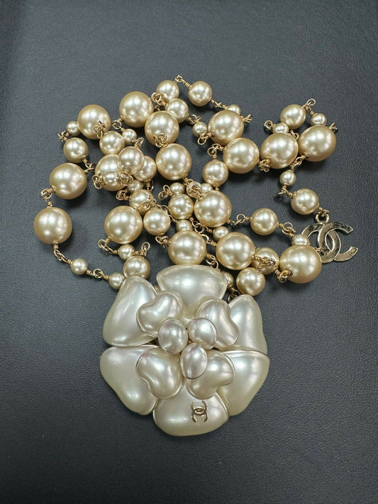 Chanel Vintage 2002 Imitation Pearl White Camellia Belt Waist Chain