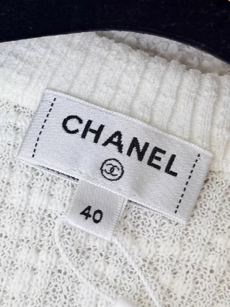 Chanel 25M white knit cardigan