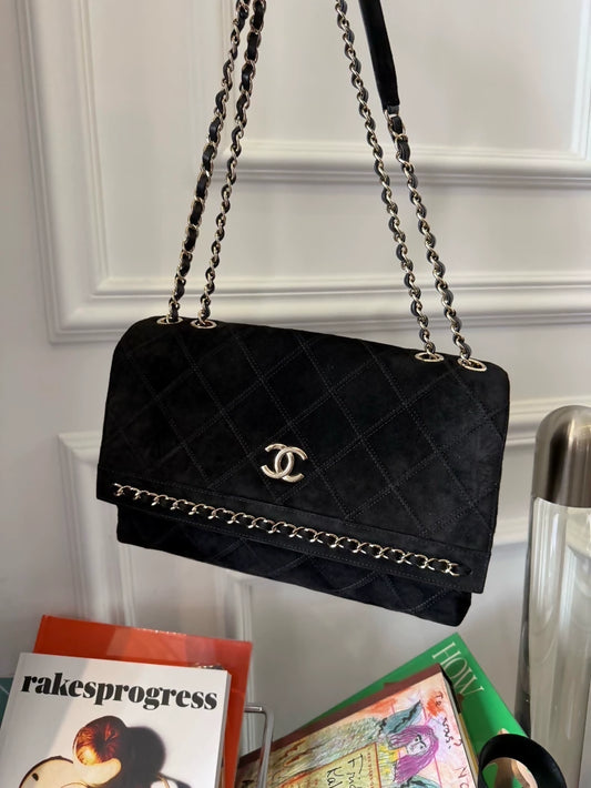 Chanel Black and gold leather chain with suede trim