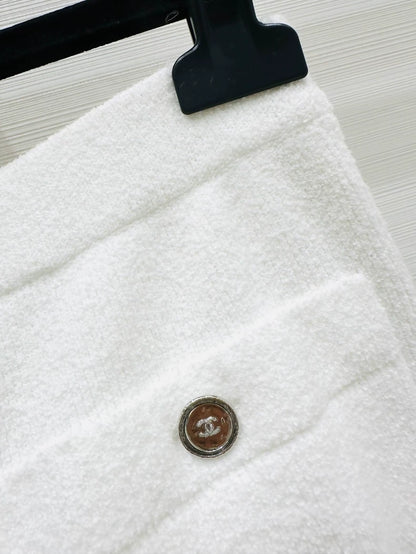 Chanel 25C wide-leg white pants