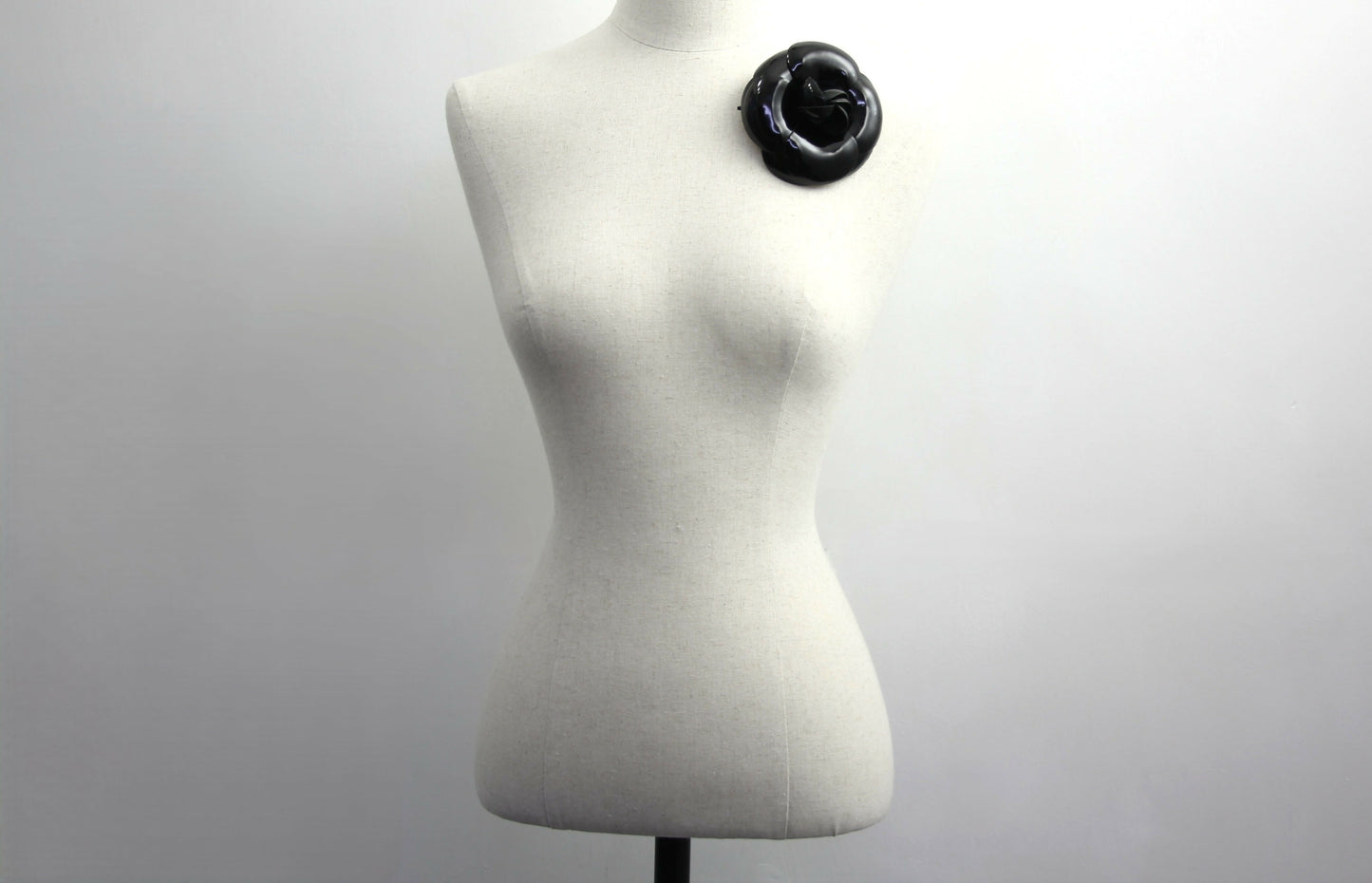 Chanel Vintage 81-85 Patent Leather Black Large Camellia Brooch