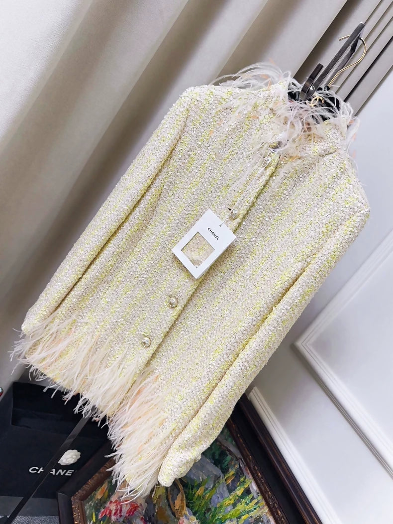 Chanel 23S pale yellow sequined woven feather long-sleeved jacket,