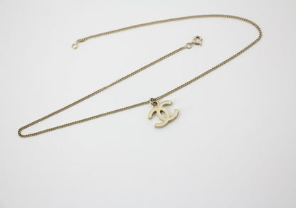 Chanel Vintage 04V Enamel Classic White CC Light Gold Necklace