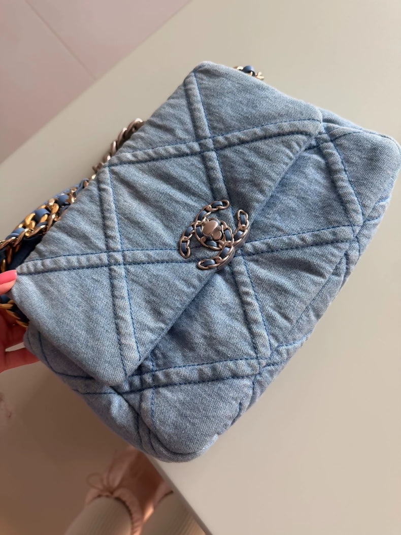 Chanel 22P Light Denim 19 bag