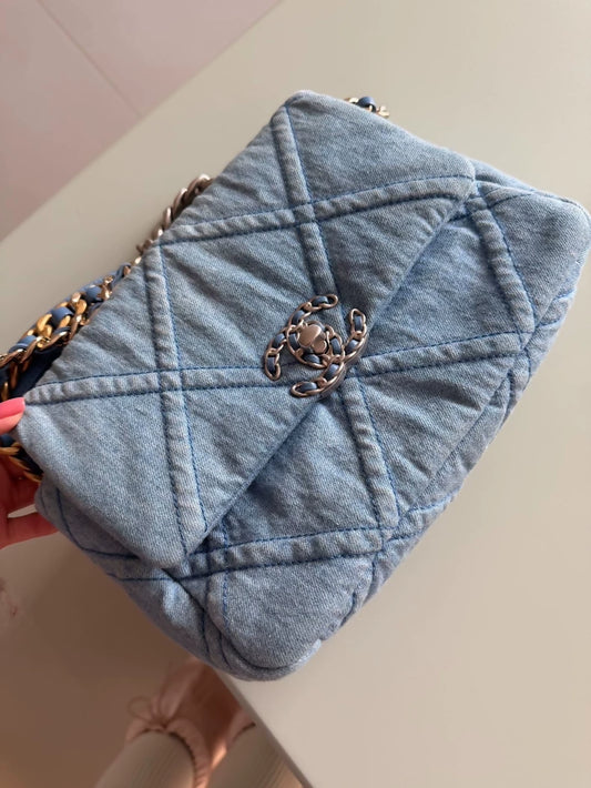 Chanel 22P Light Denim 19 bag
