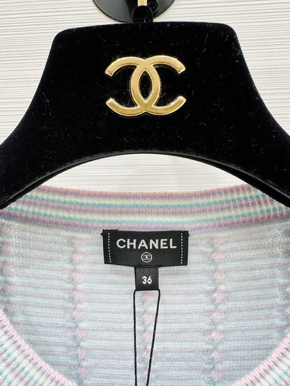 Chanel 25b blue knit cardigan
