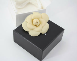 Chanel Vintage 81-85 Fabric Beige Camellia Brooch