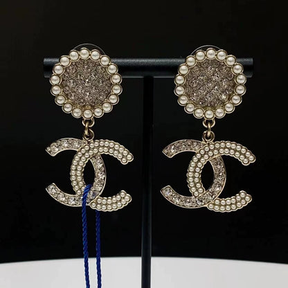Chanel 2021 Autumn and Winter Double C Earrings