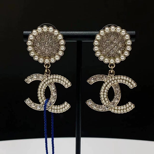 Chanel 2021 Autumn and Winter Double C Earrings