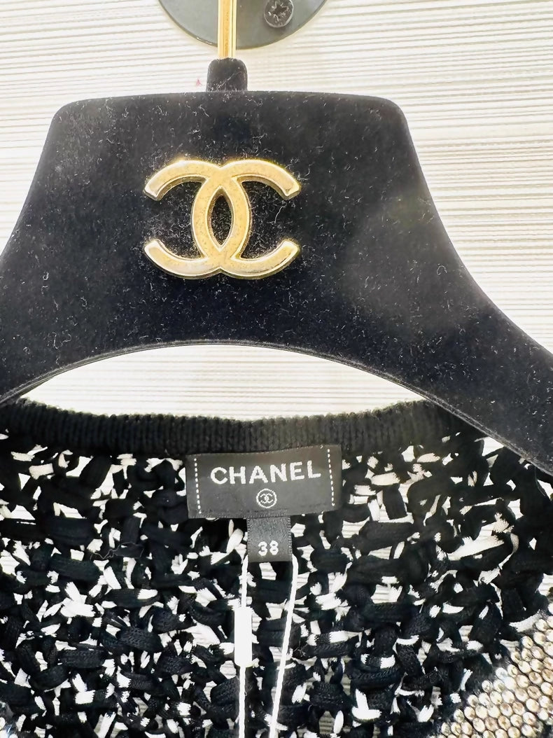 Chanel 25p black cardigan