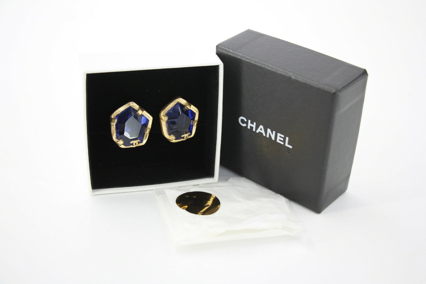 Chanel 01A Gripoix Blue Gold-Plated Clip-on Earrings