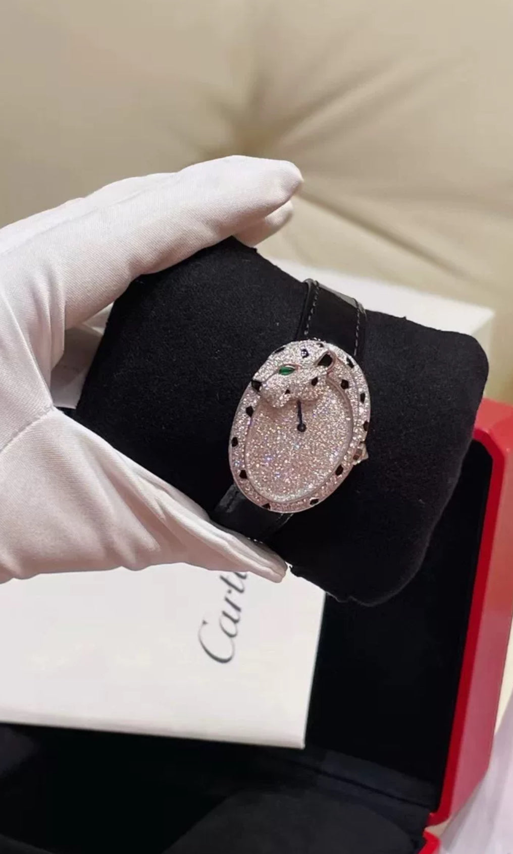 Cartier Panthère Lovée watch