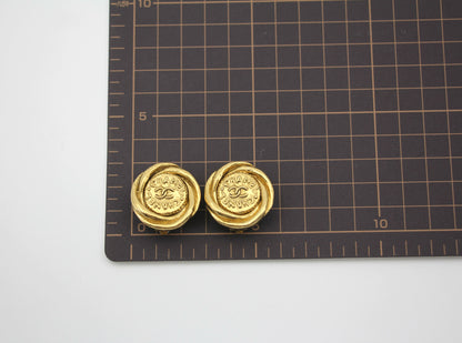 Chanel Vintage 86 Gold-plated Twisted Double Chanel Round Clip-on Earrings