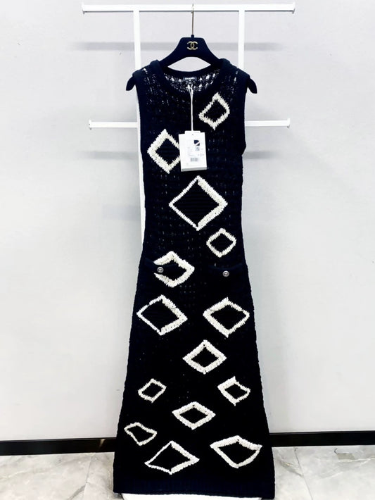 CHANEL 20P black and white knit dress