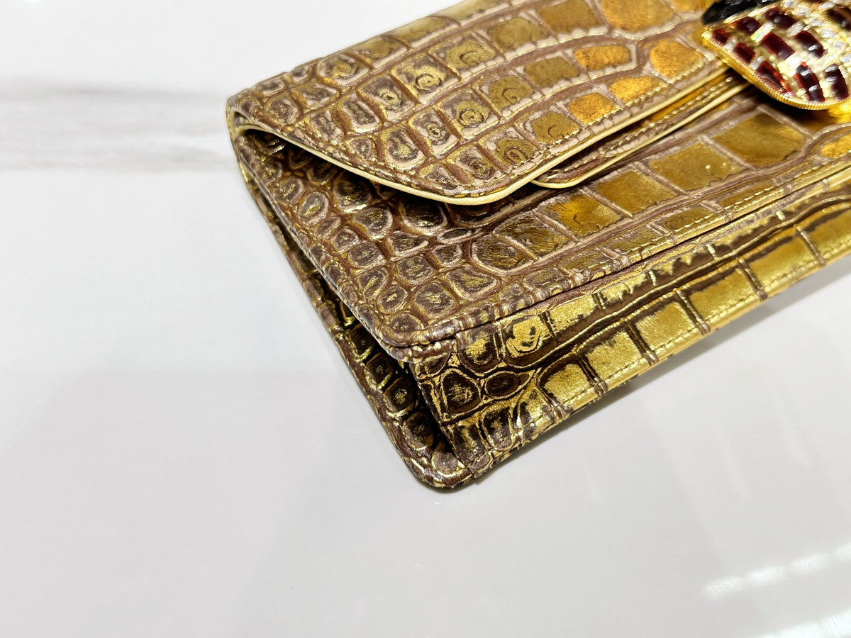 Chanel 19A Gold Crocodile Embossed Paris-New York Coco Scarab Ancient Egyptian Clutch Gold Hardware (Extremely Rare)