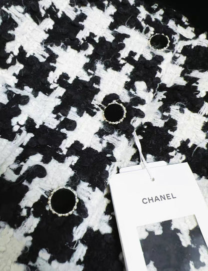 Chanel 21A black & white long coat