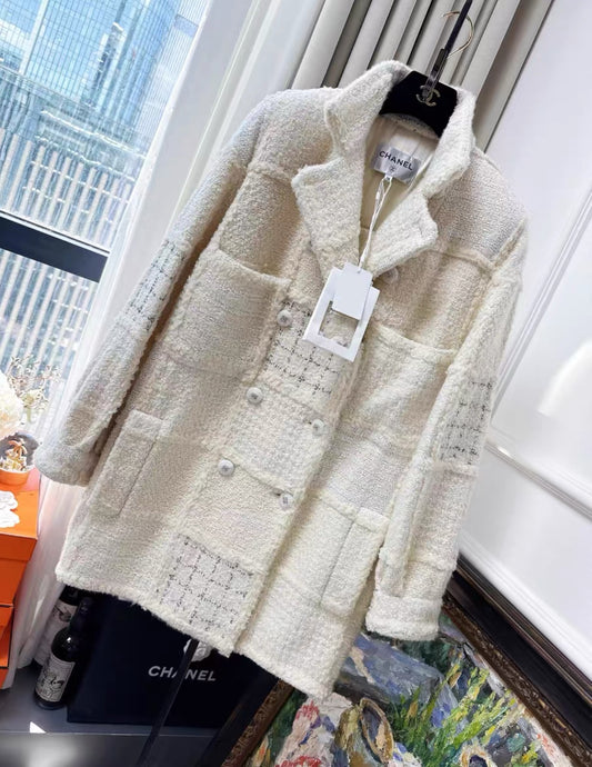 Chanel 21k white ecru tweed coat
