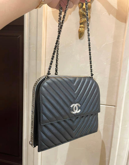 CHANEL 15C PARIS DUBAI CLUTCH ON CHAIN BAGUETTE CRYSTAL BLACK